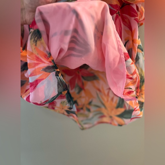 NWT: Jessica Simpson Floral Top - Picture 4 of 5